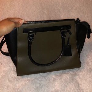 Army green Hand/Shoulder bag.